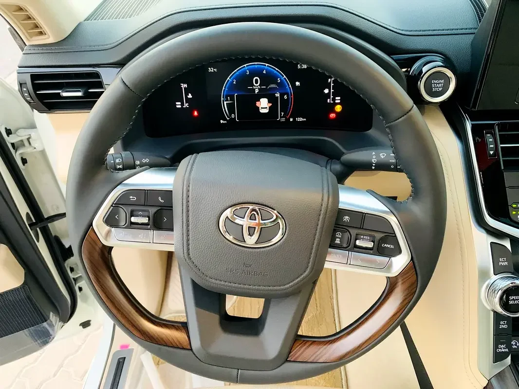 TOYOTA LAND CRUISER 2025
