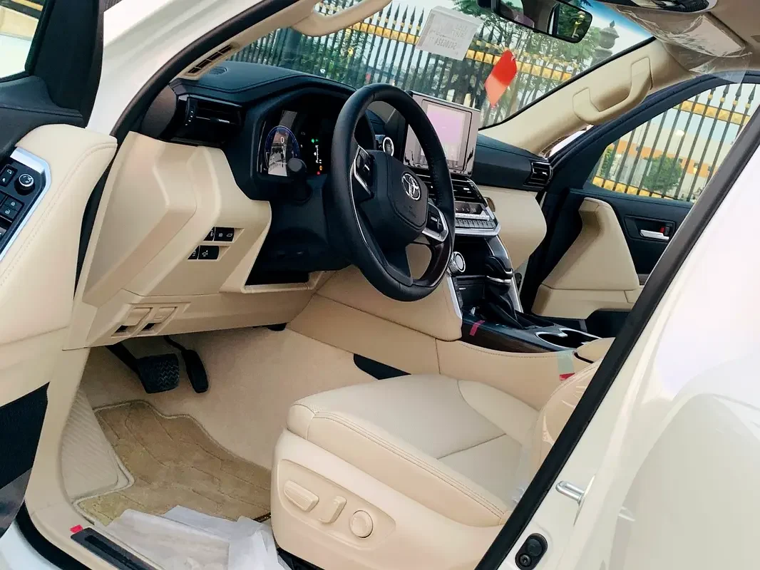 TOYOTA LAND CRUISER 2025