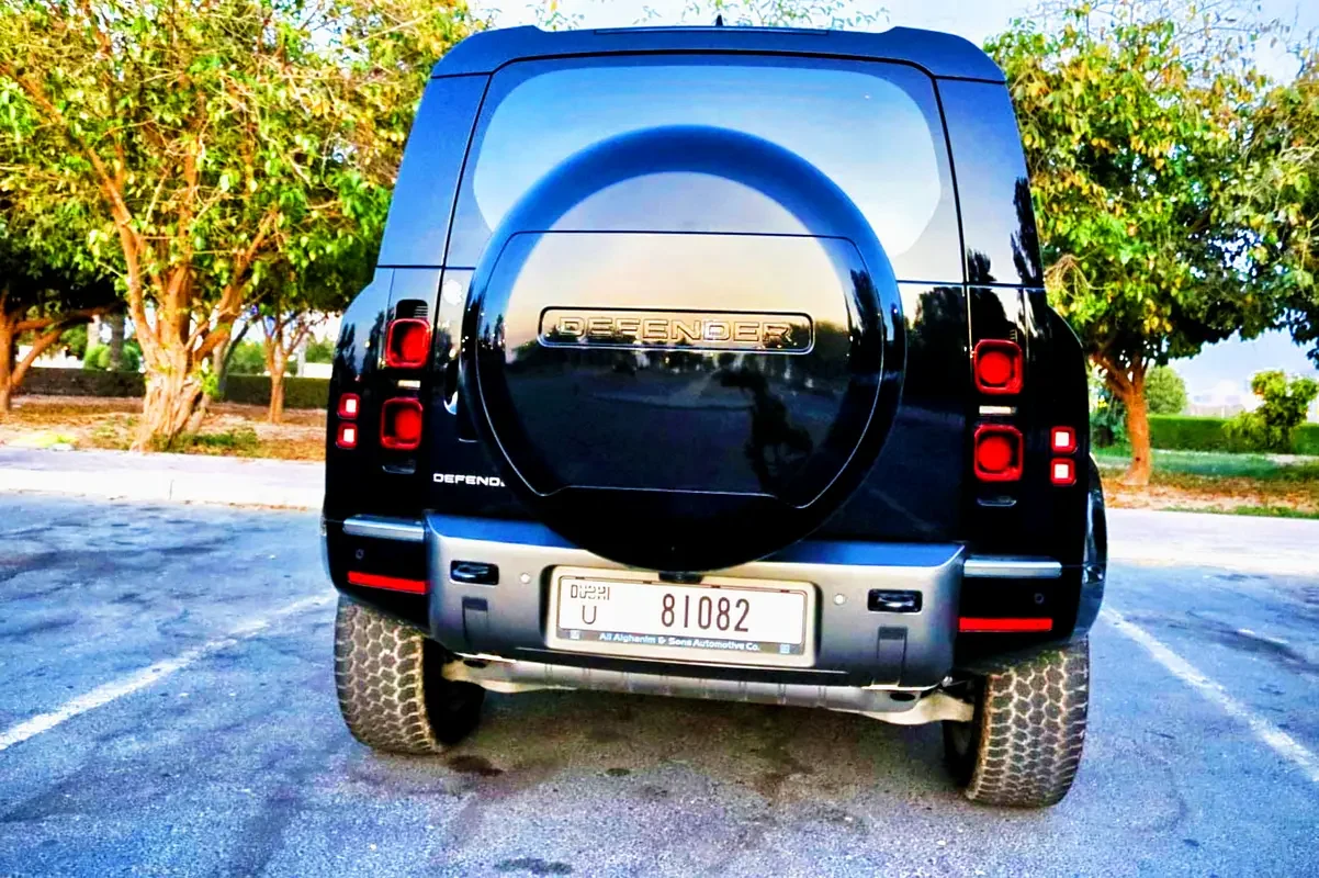 LAND ROVER DEFENDER 2025
