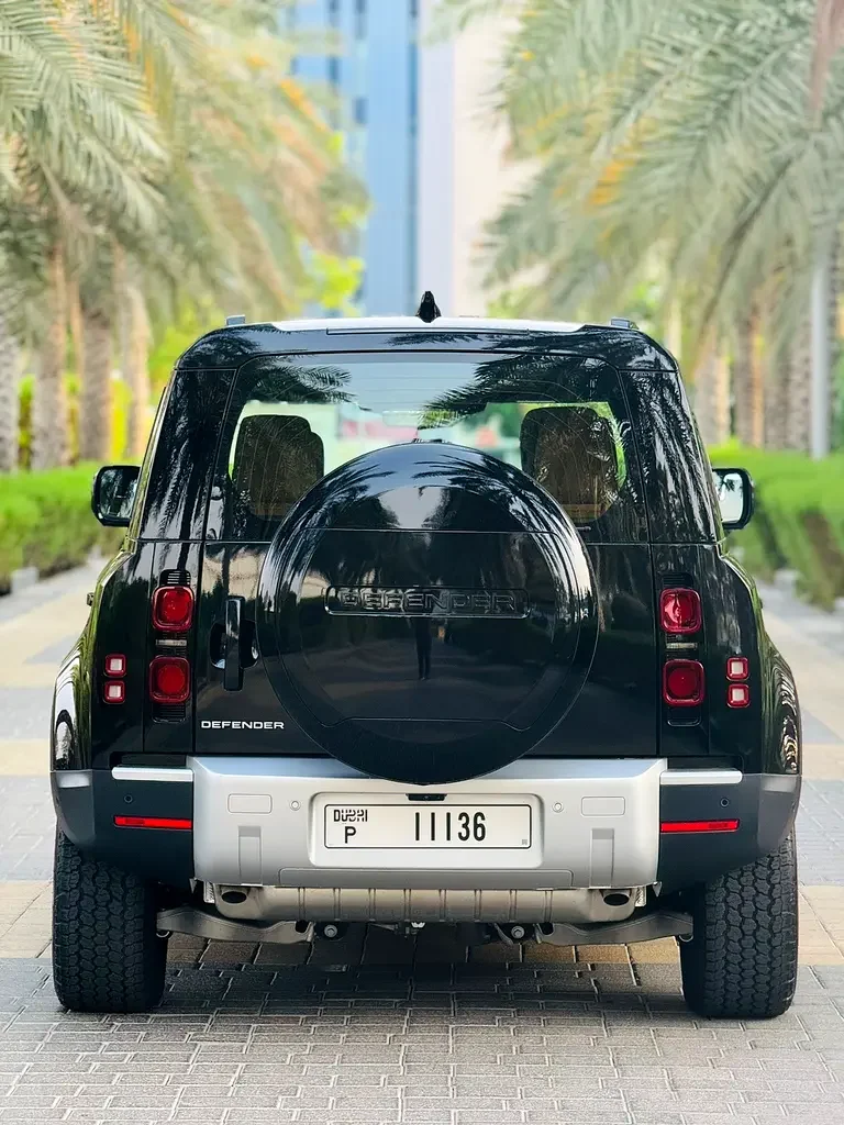 LAND ROVER DEFENDER 2024