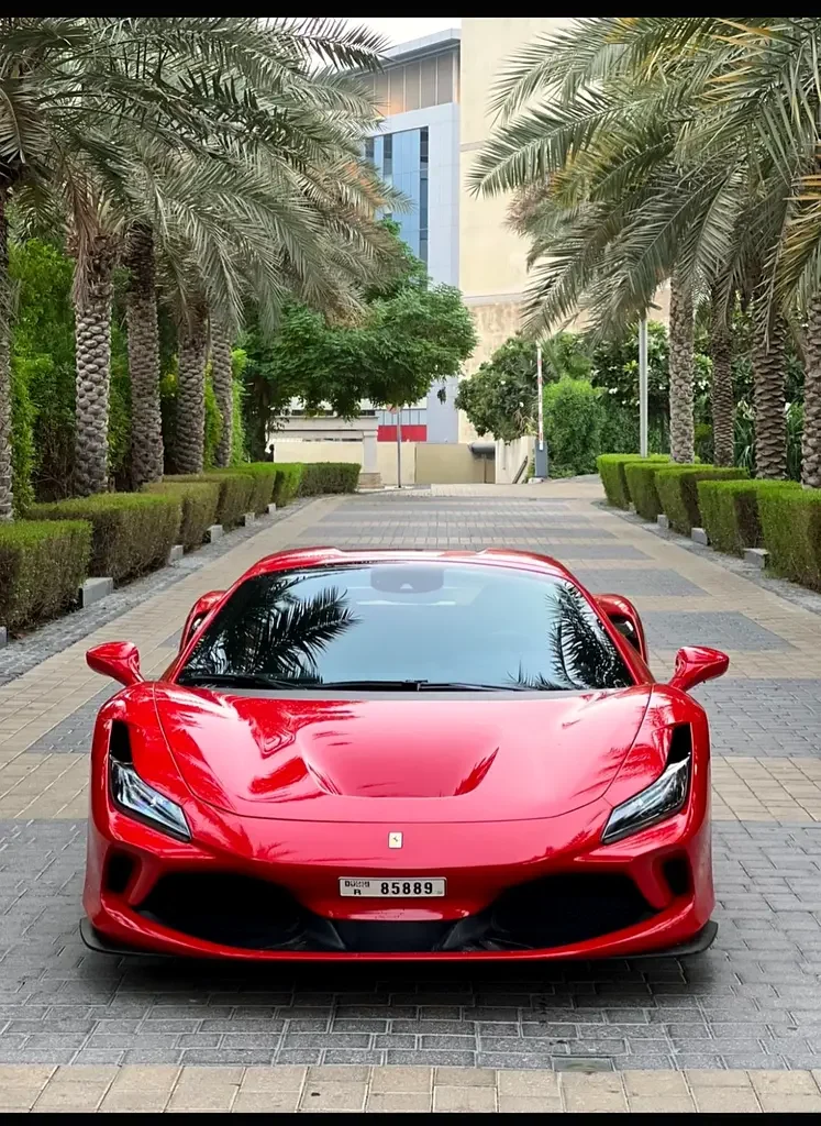 فيراري F8 2023