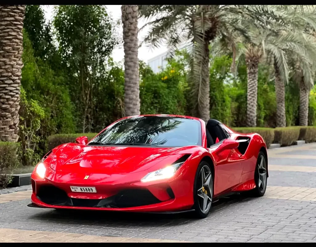 فيراري F8 2023