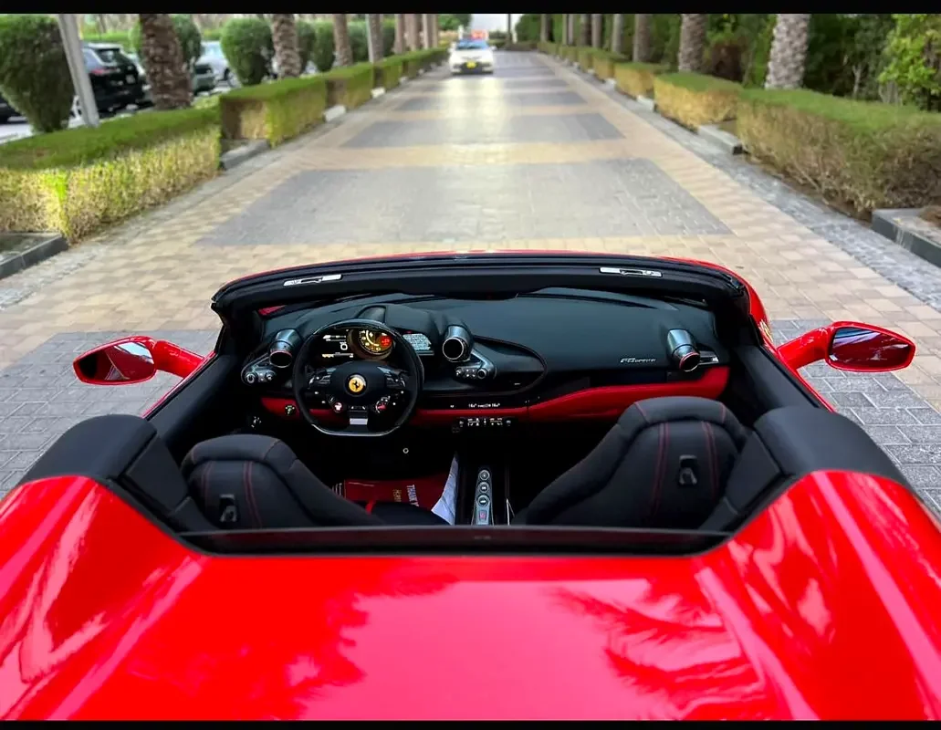 فيراري F8 2023