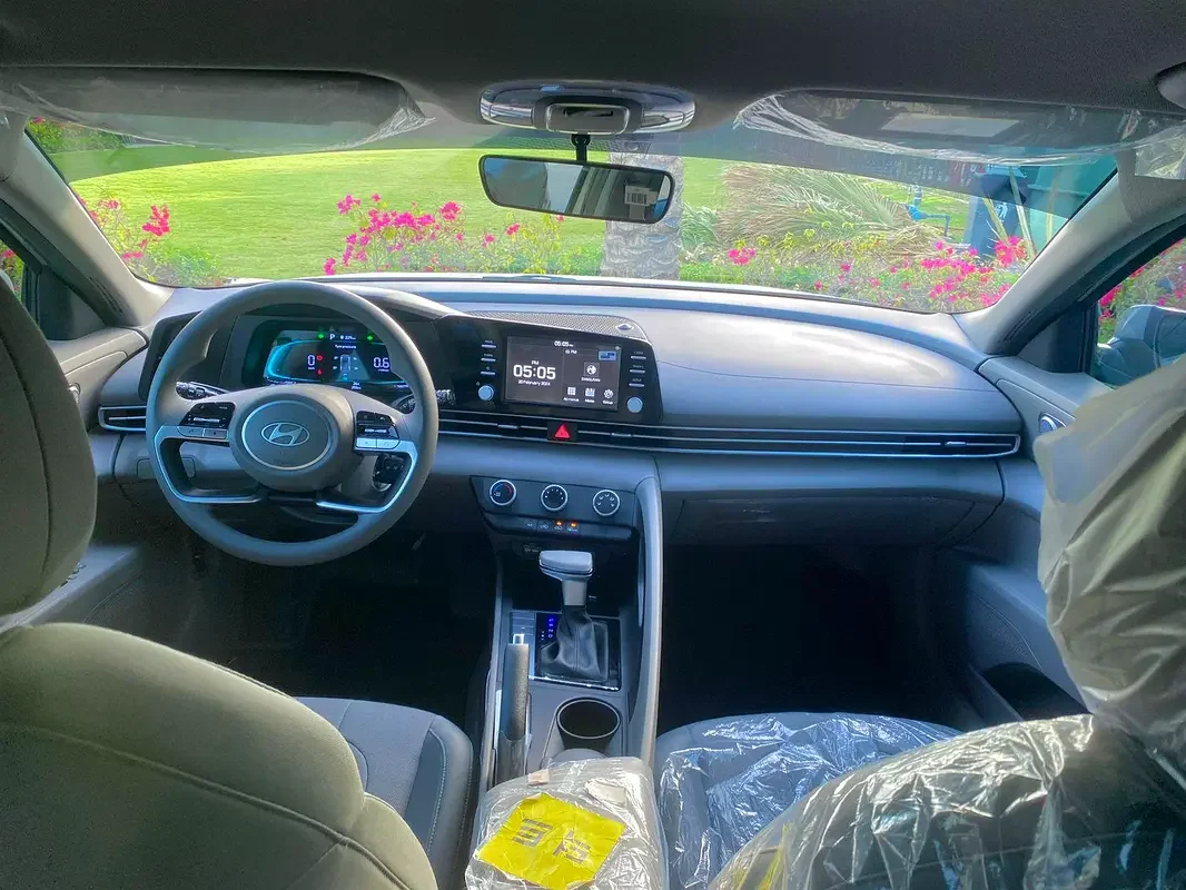 HYUNDAI ELANTRA 2024