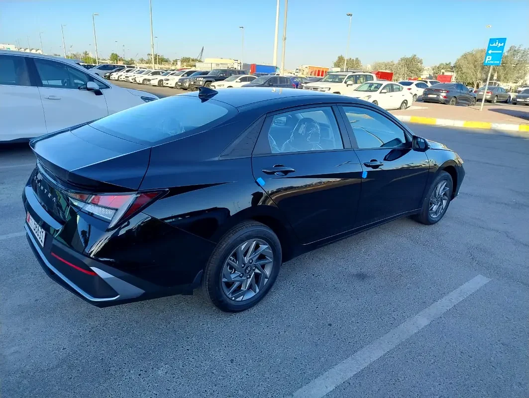 HYUNDAI ELANTRA 2025