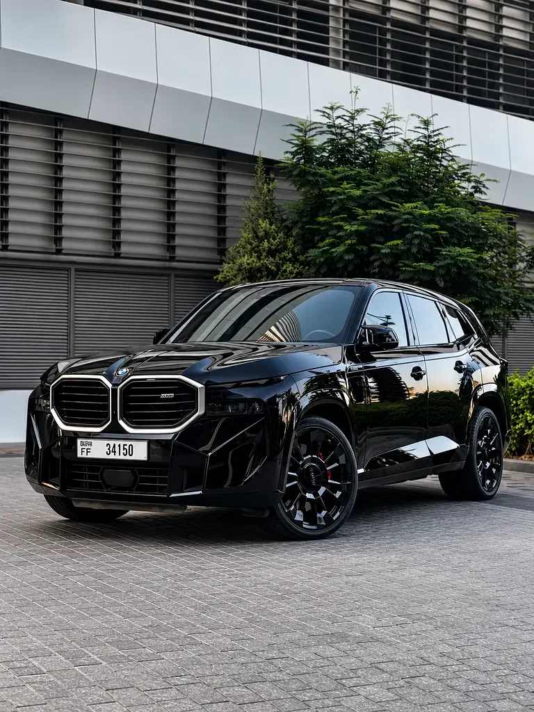 بي أم دبليو XM 2025