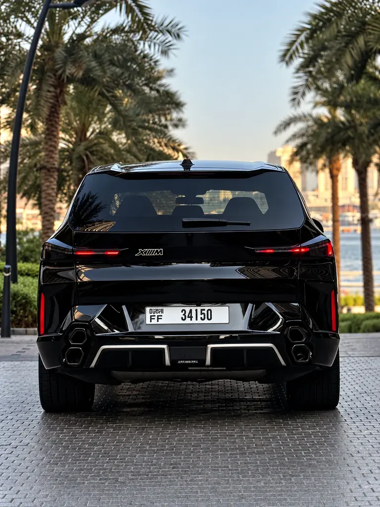 بي أم دبليو XM 2025