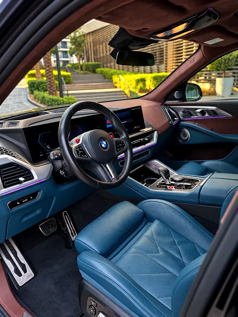 بي أم دبليو XM 2025
