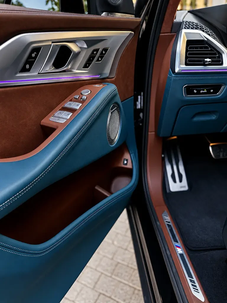 بي أم دبليو XM 2025