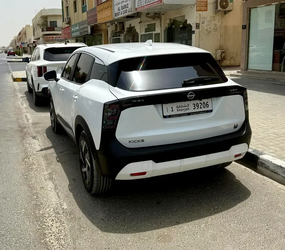 نيسان كيكس 2025