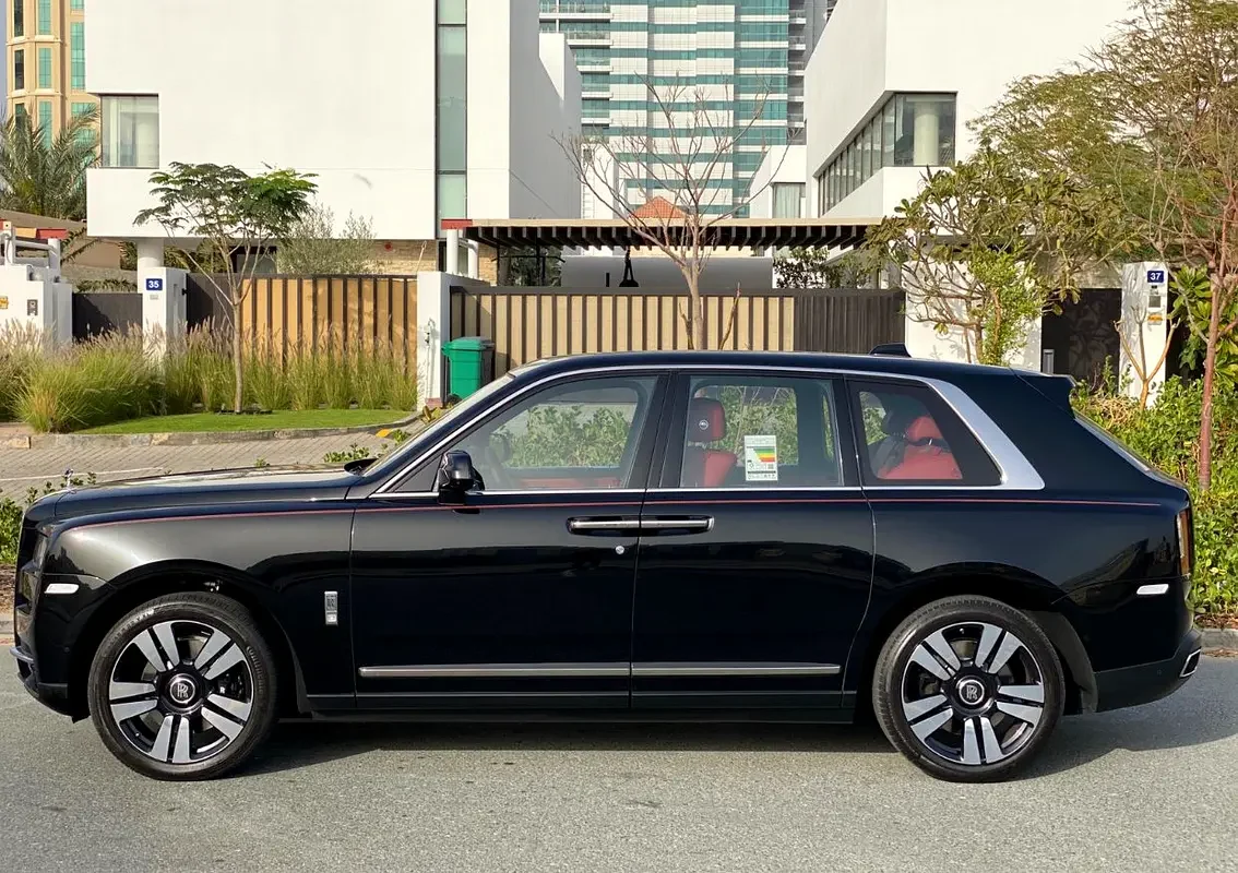 ROLLS ROYCE CULLINAN 2023
