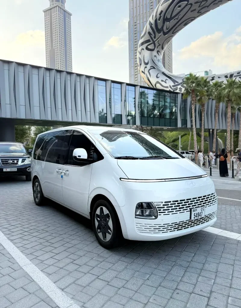 HYUNDAI STARIA 2025