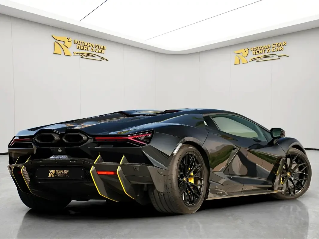 LAMBORGHINI Revuelto 2025