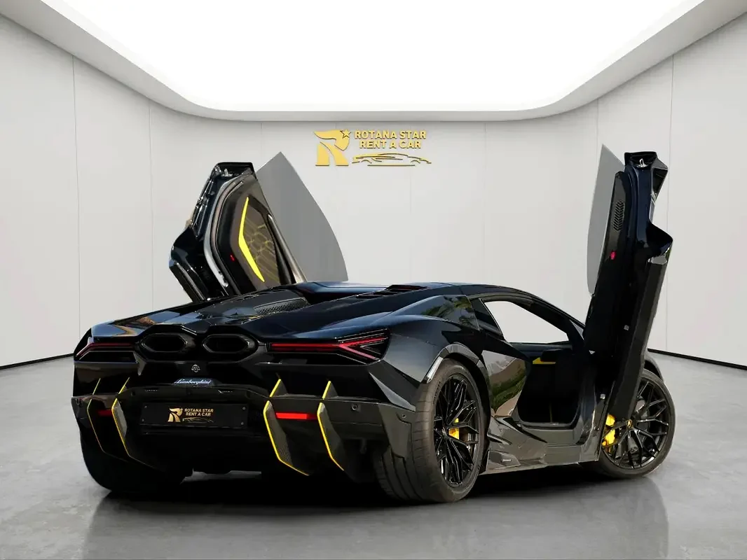 LAMBORGHINI Revuelto 2025