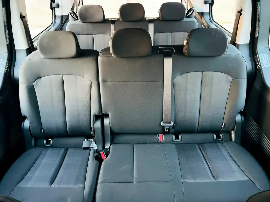 HYUNDAI STARIA 2025