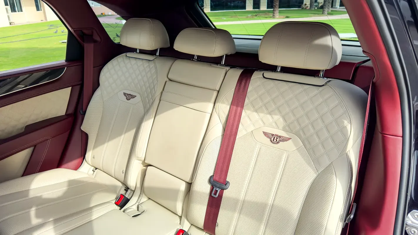 BENTLEY BENTAYGA 2023