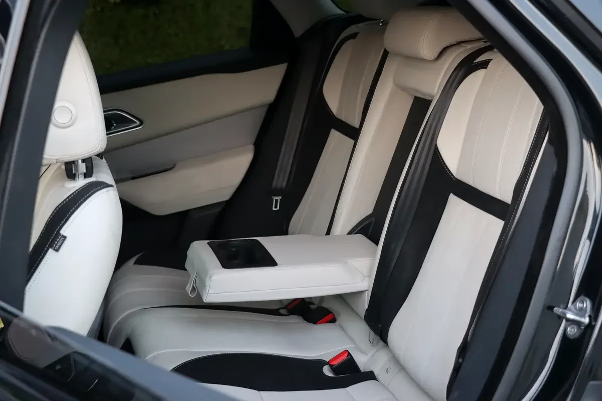 LAND ROVER VELAR 2023