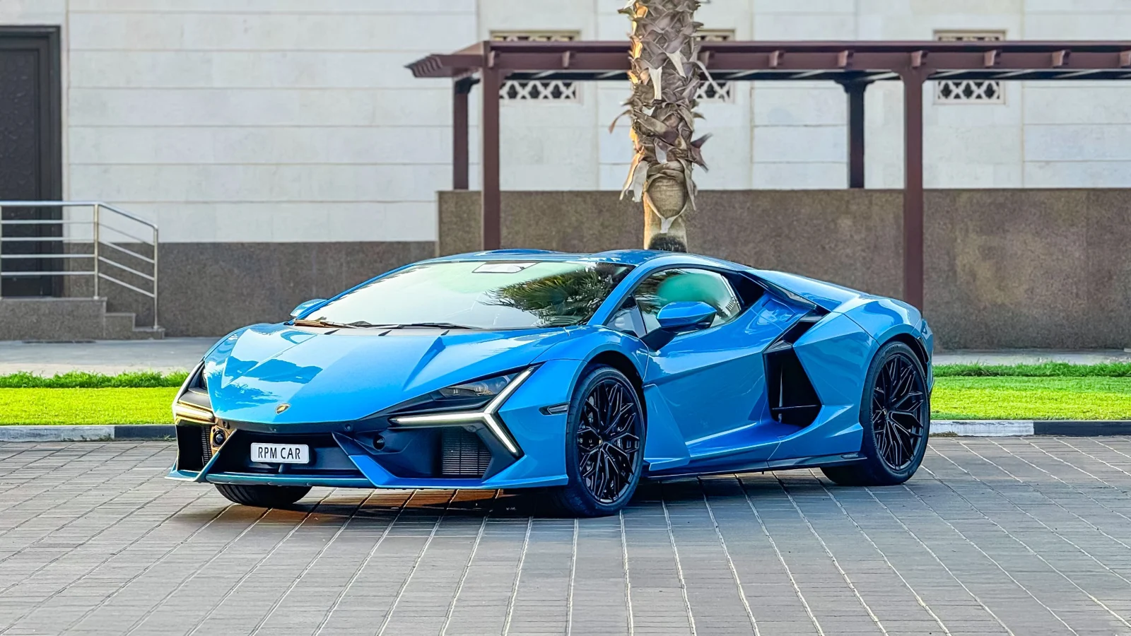 LAMBORGHINI Revuelto 2024