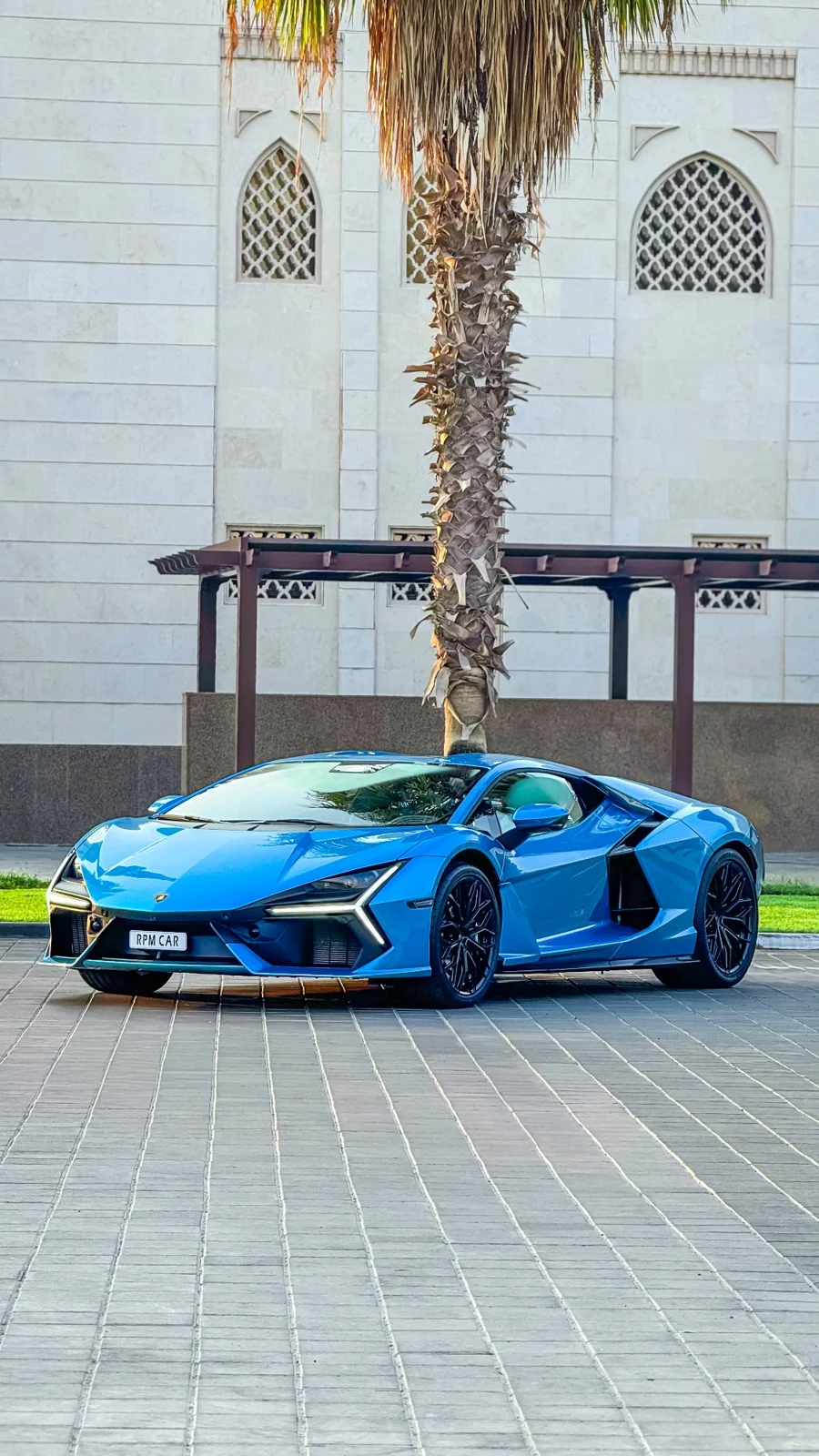 LAMBORGHINI Revuelto 2024
