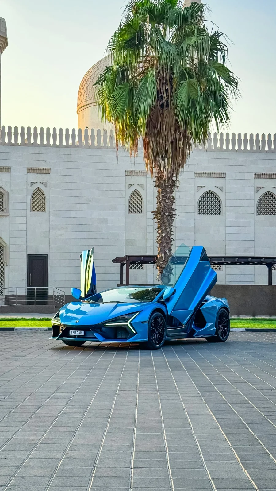 LAMBORGHINI Revuelto 2024