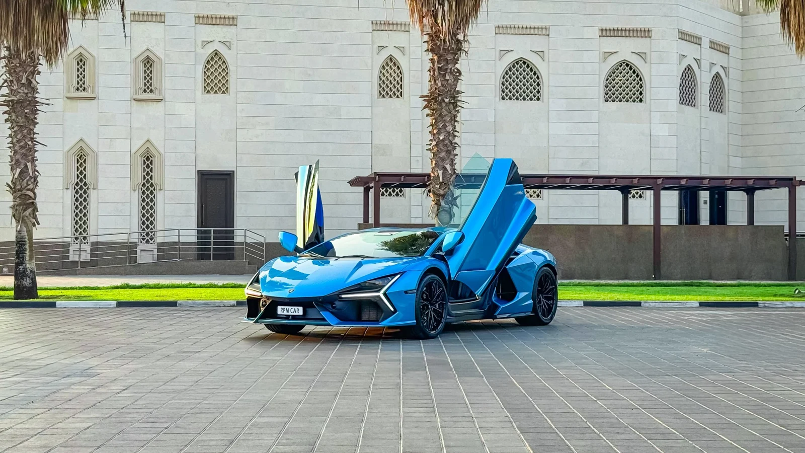 LAMBORGHINI Revuelto 2024