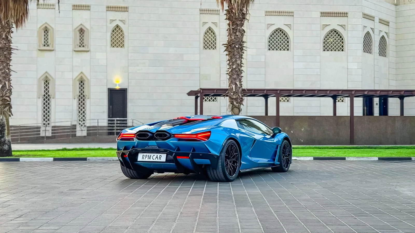 LAMBORGHINI Revuelto 2024