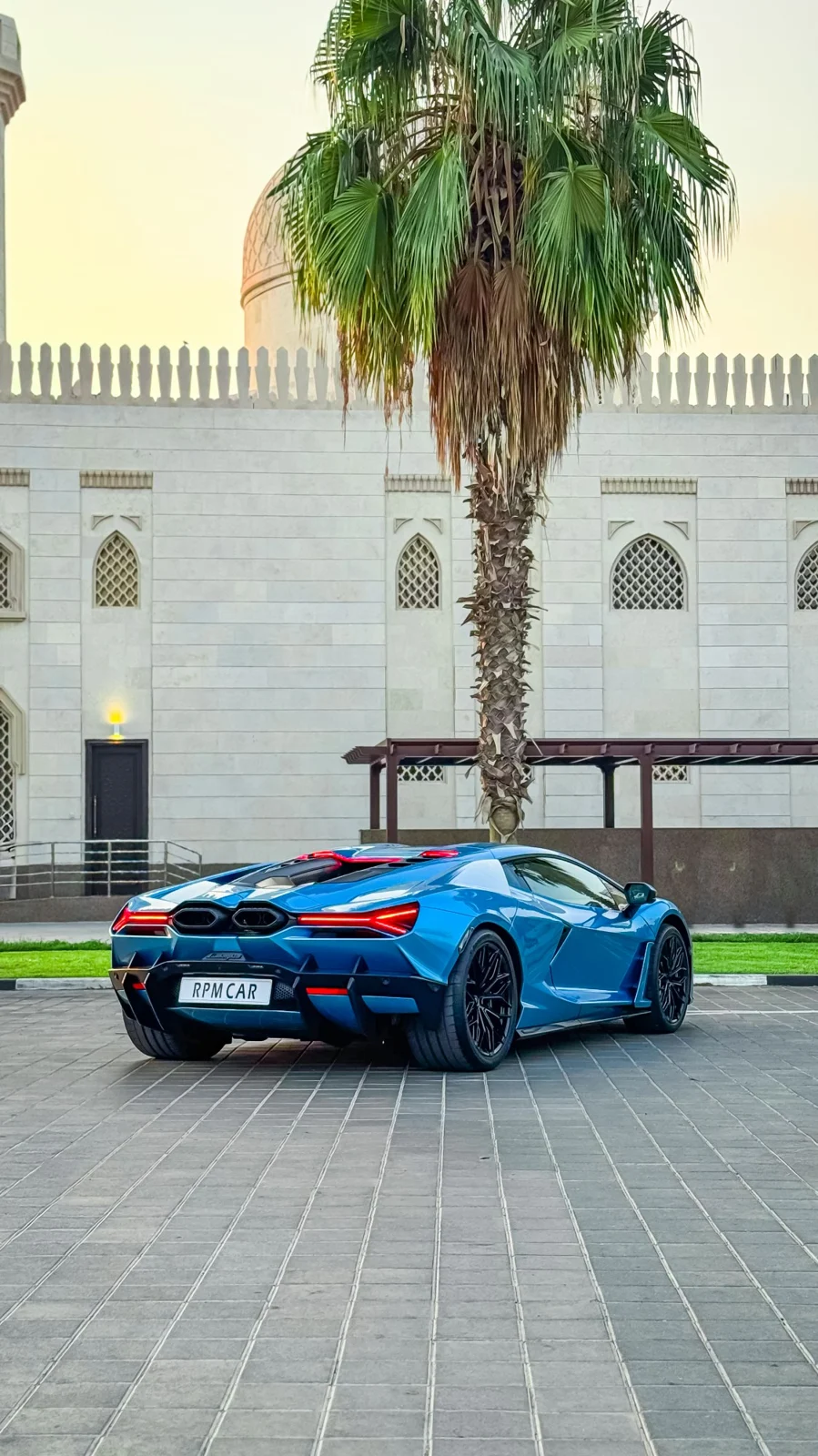 LAMBORGHINI Revuelto 2024