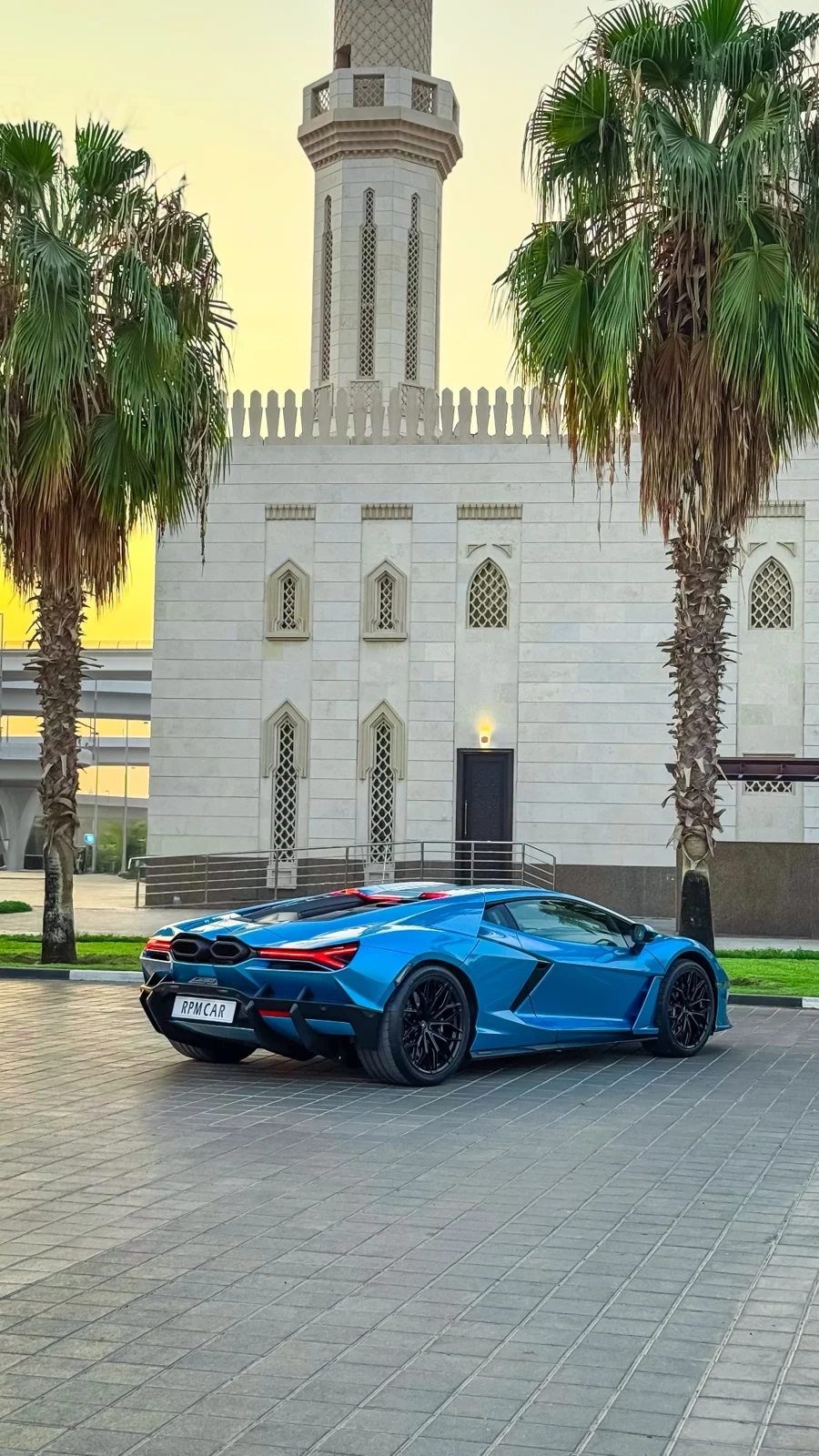 LAMBORGHINI Revuelto 2024