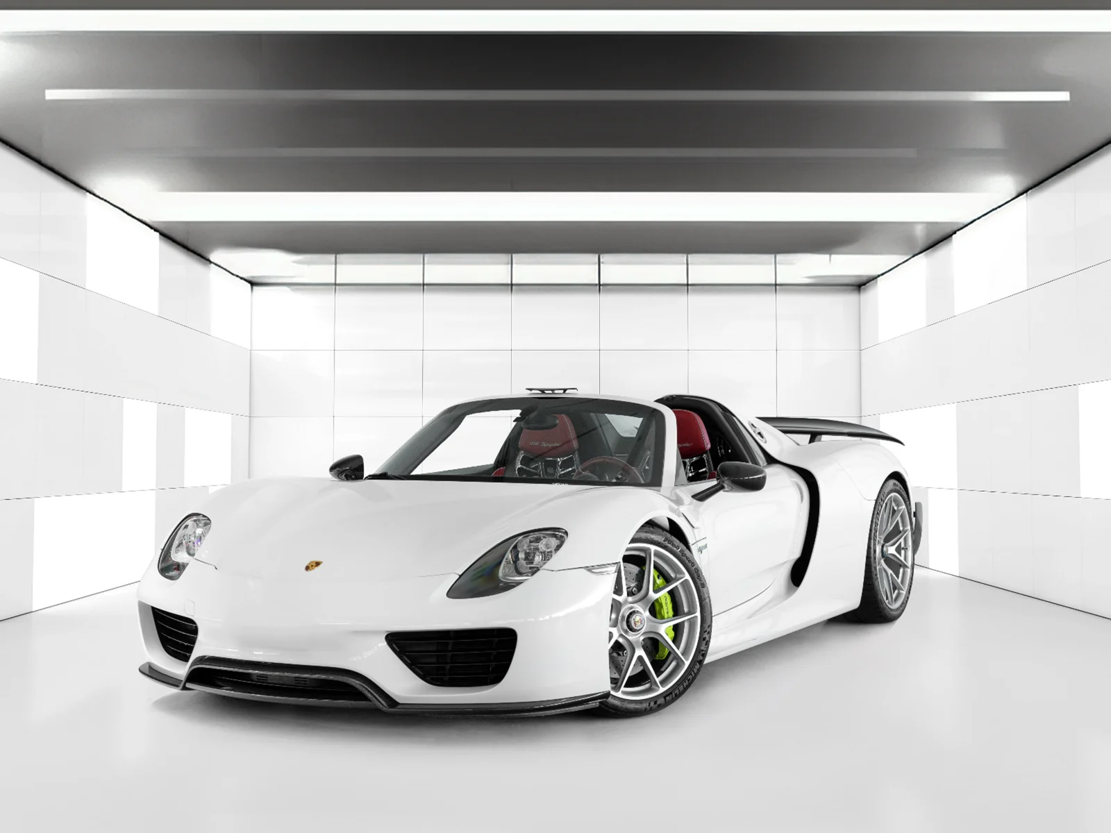 PORSCHE 918 SPYDER 2015