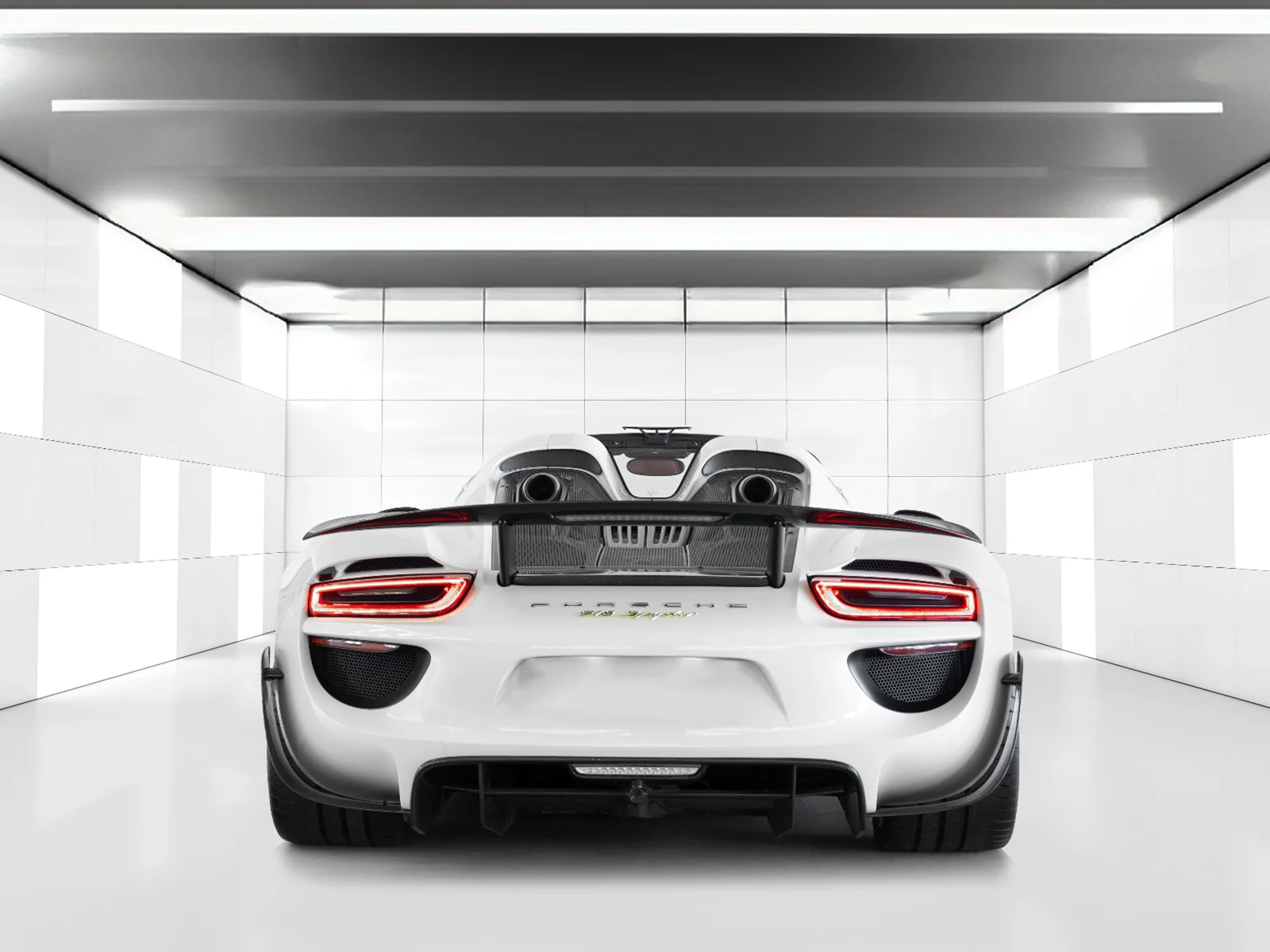 PORSCHE 918 SPYDER 2015