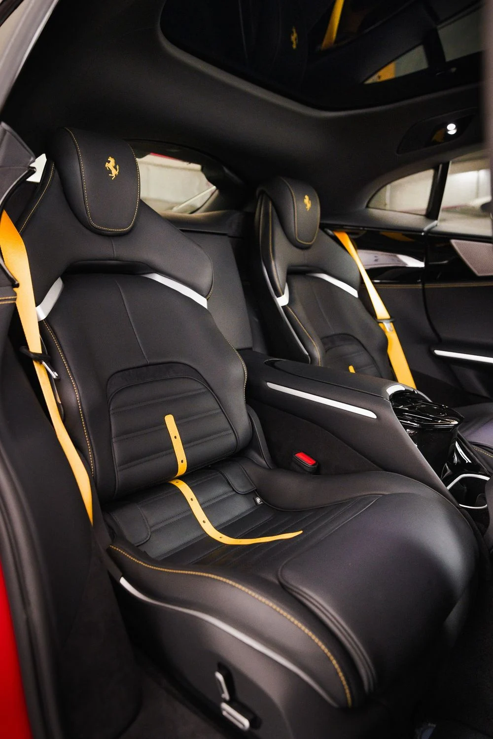 FERRARI PUROSANGUE 2025