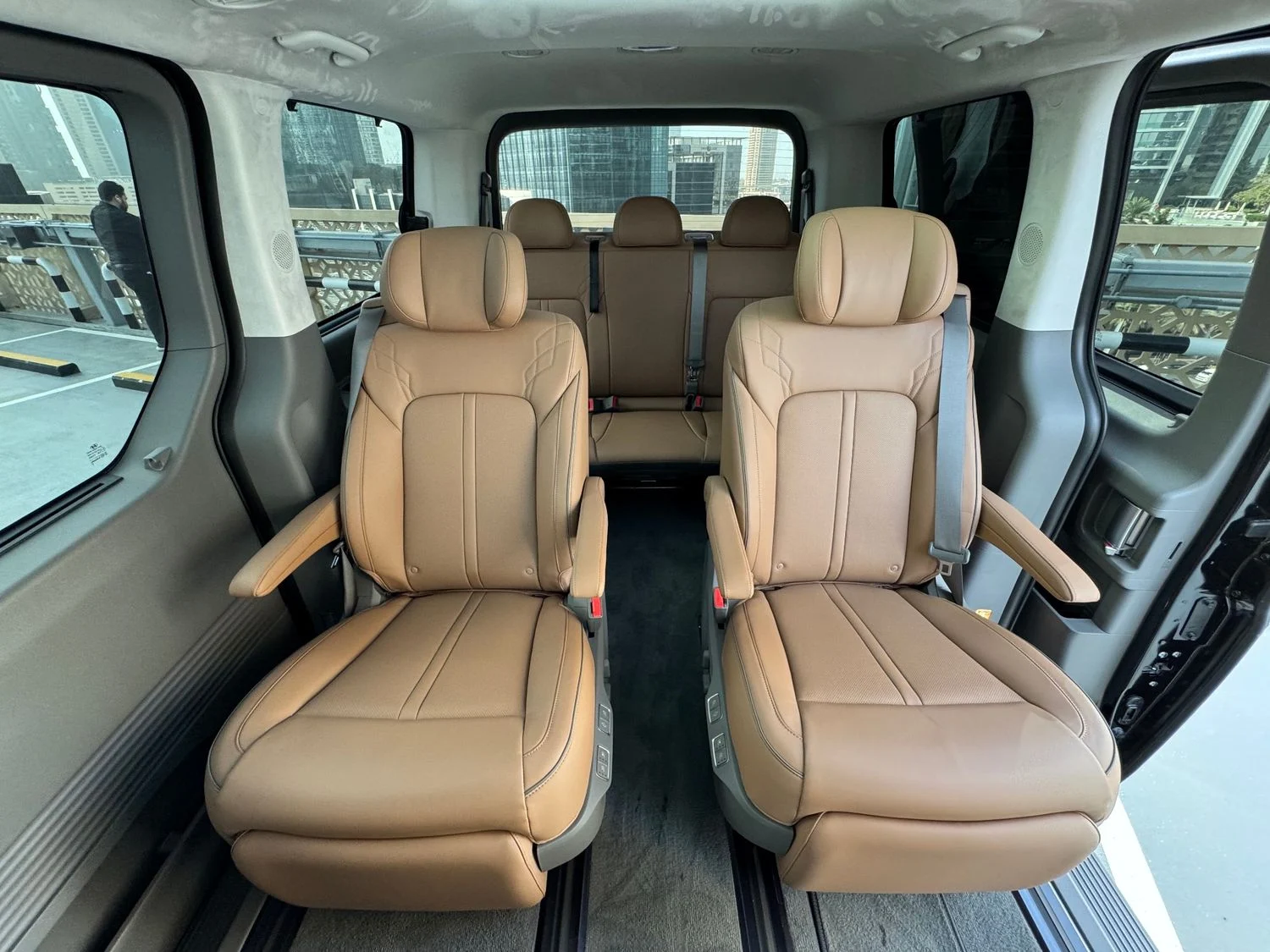HYUNDAI STARIA 2026