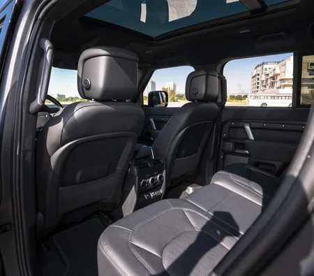 LAND ROVER DEFENDER 2024