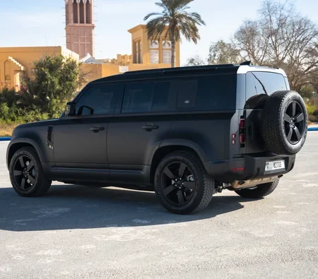 LAND ROVER DEFENDER 2024