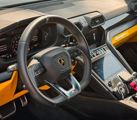 LAMBORGHINI URUS 2024