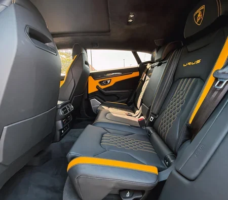 LAMBORGHINI URUS 2024