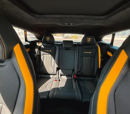 LAMBORGHINI URUS 2024