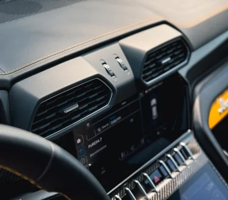 LAMBORGHINI URUS 2024