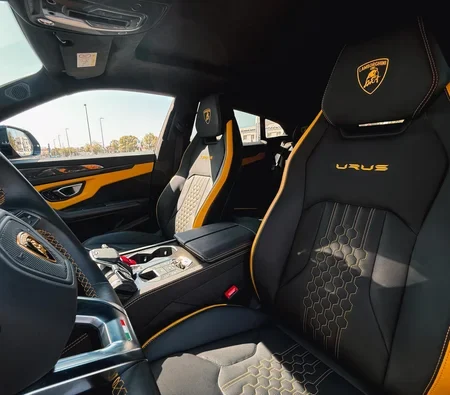 LAMBORGHINI URUS 2024