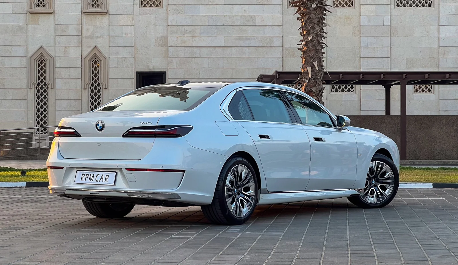 بي أم دبليو 7 SERIES 2024