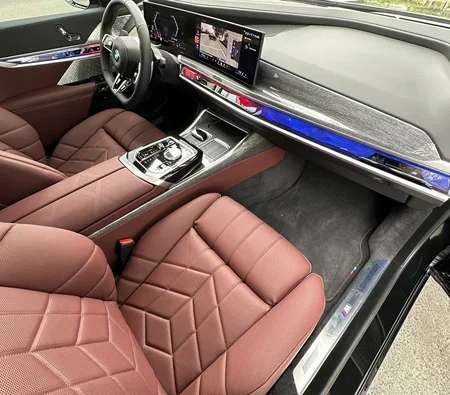 بي أم دبليو 7 SERIES 2024