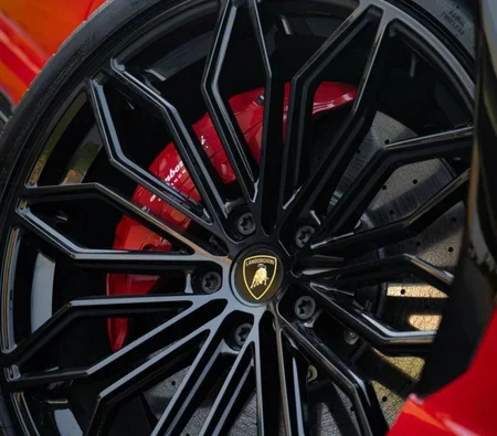 LAMBORGHINI URUS 2025