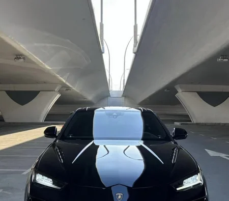 لامبرغيني أوروس 2023