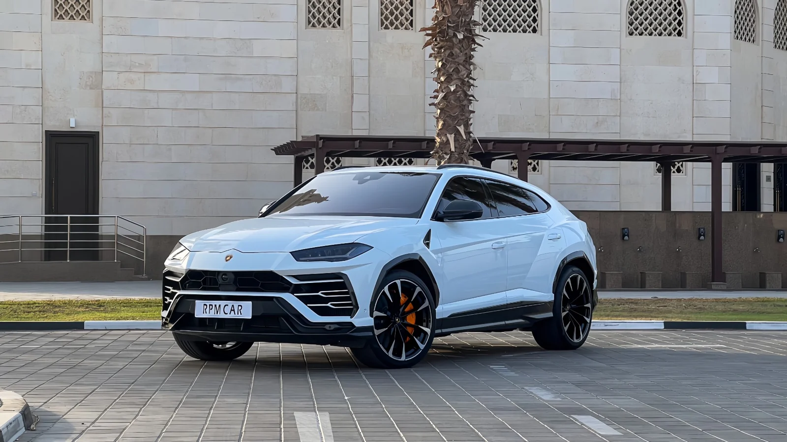 LAMBORGHINI URUS 2022
