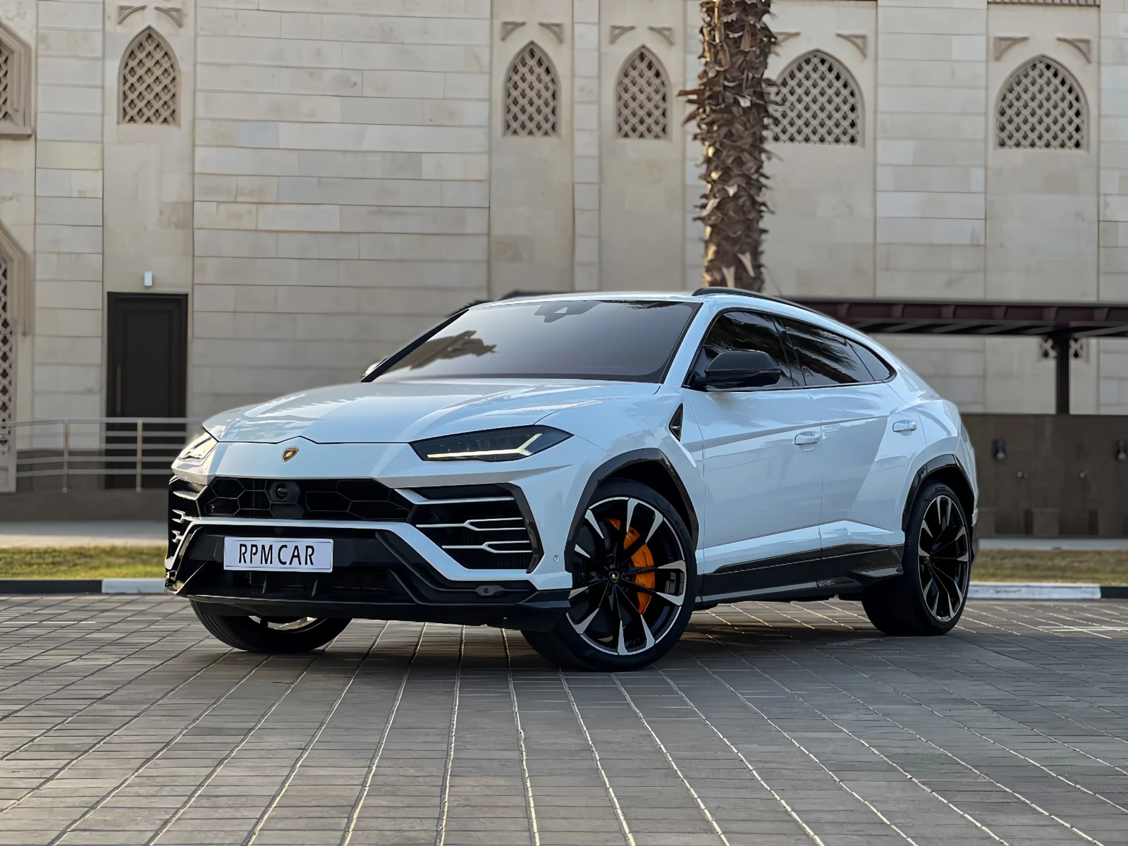 LAMBORGHINI URUS 2022