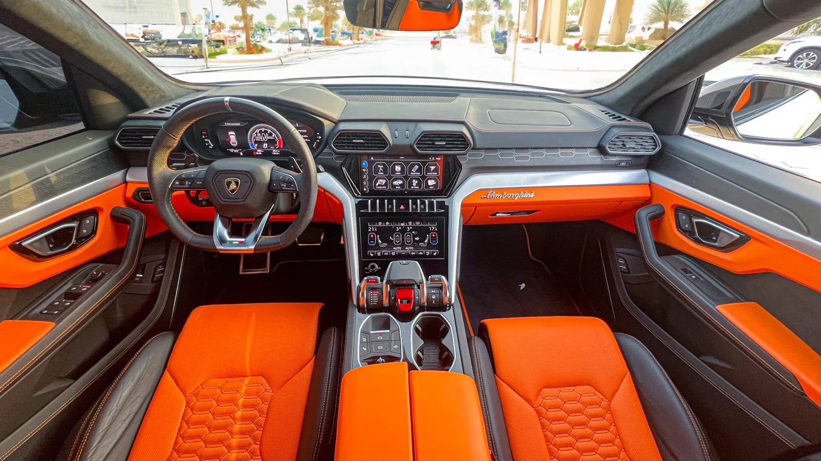 LAMBORGHINI URUS 2022