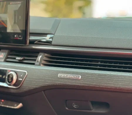 AUDI A4 2021