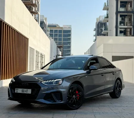 AUDI A4 2021