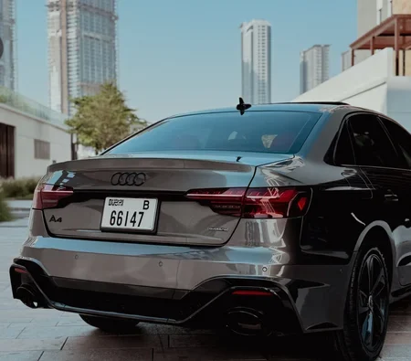AUDI A4 2021