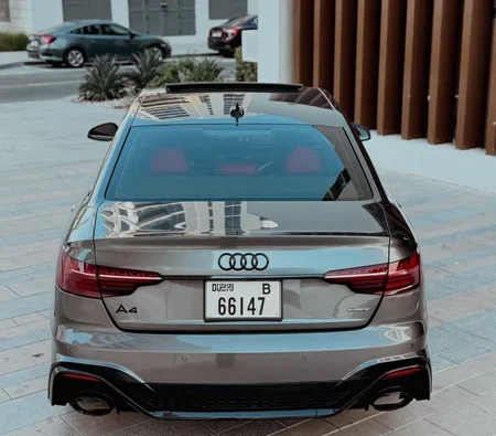 AUDI A4 2021